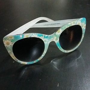 Modcloth Daisy Print Sunglasses